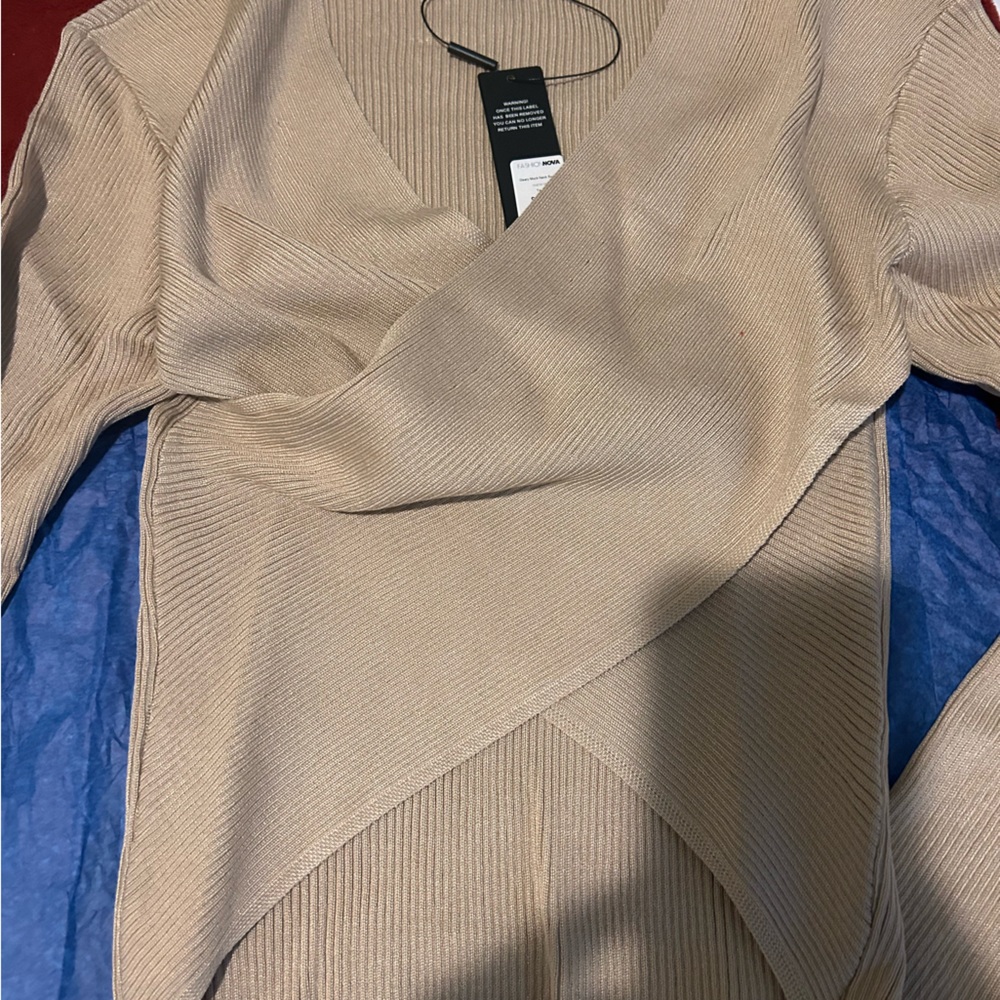 SEXY SOFT SWEATER / bit cropped ! surprised by the quality !!! L/ XL